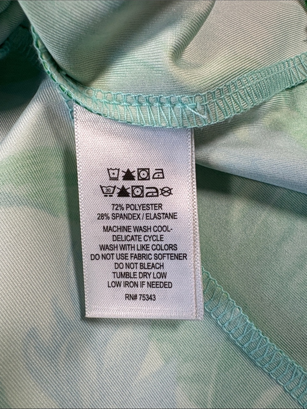 Tommy Bahama Blue & Green Tropical Golf/Tennis Top
Size: L - Picture 5 of 7